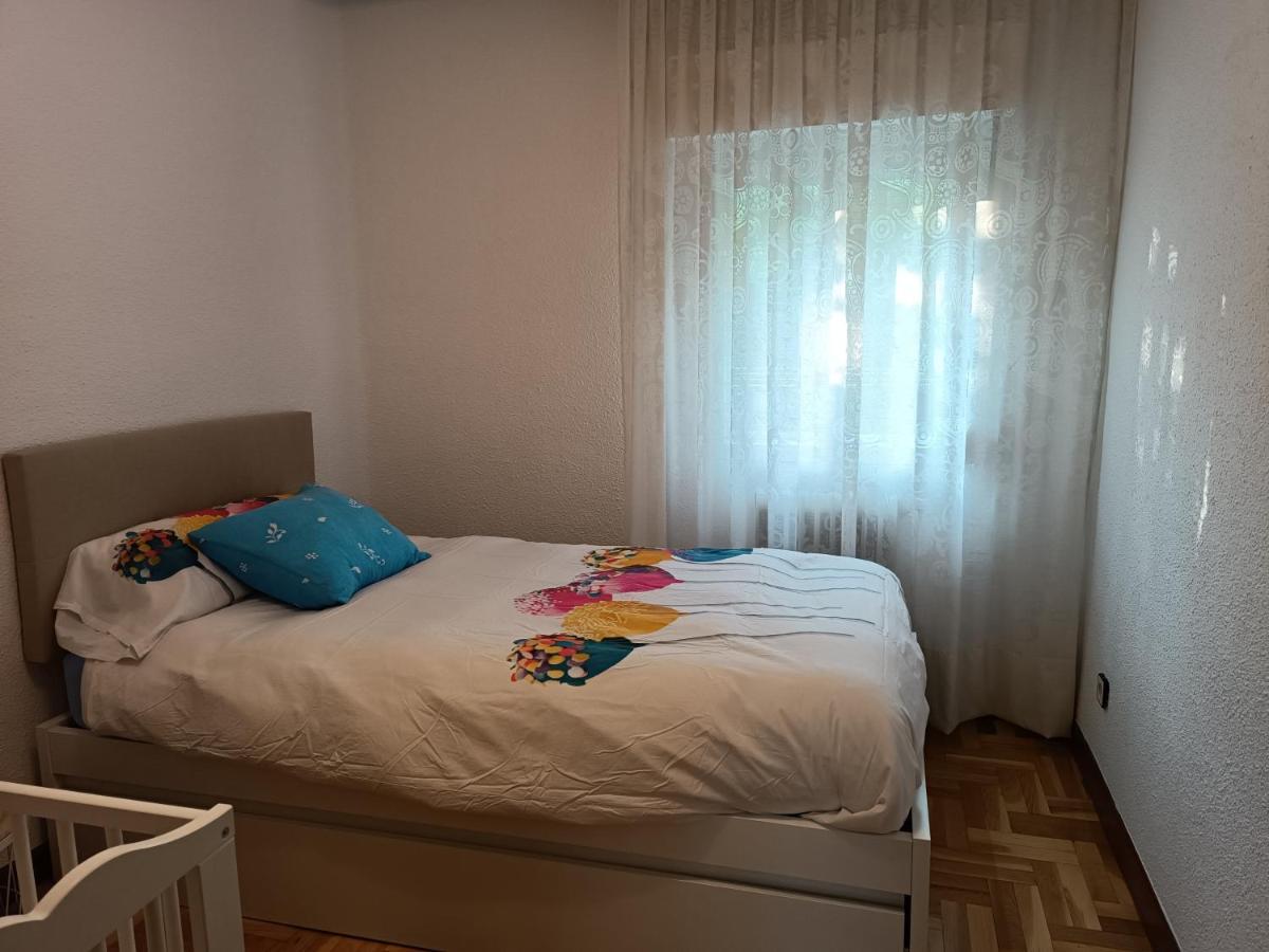 Apartamento Pamplona A 10 Minutos Del Centro Exterior photo